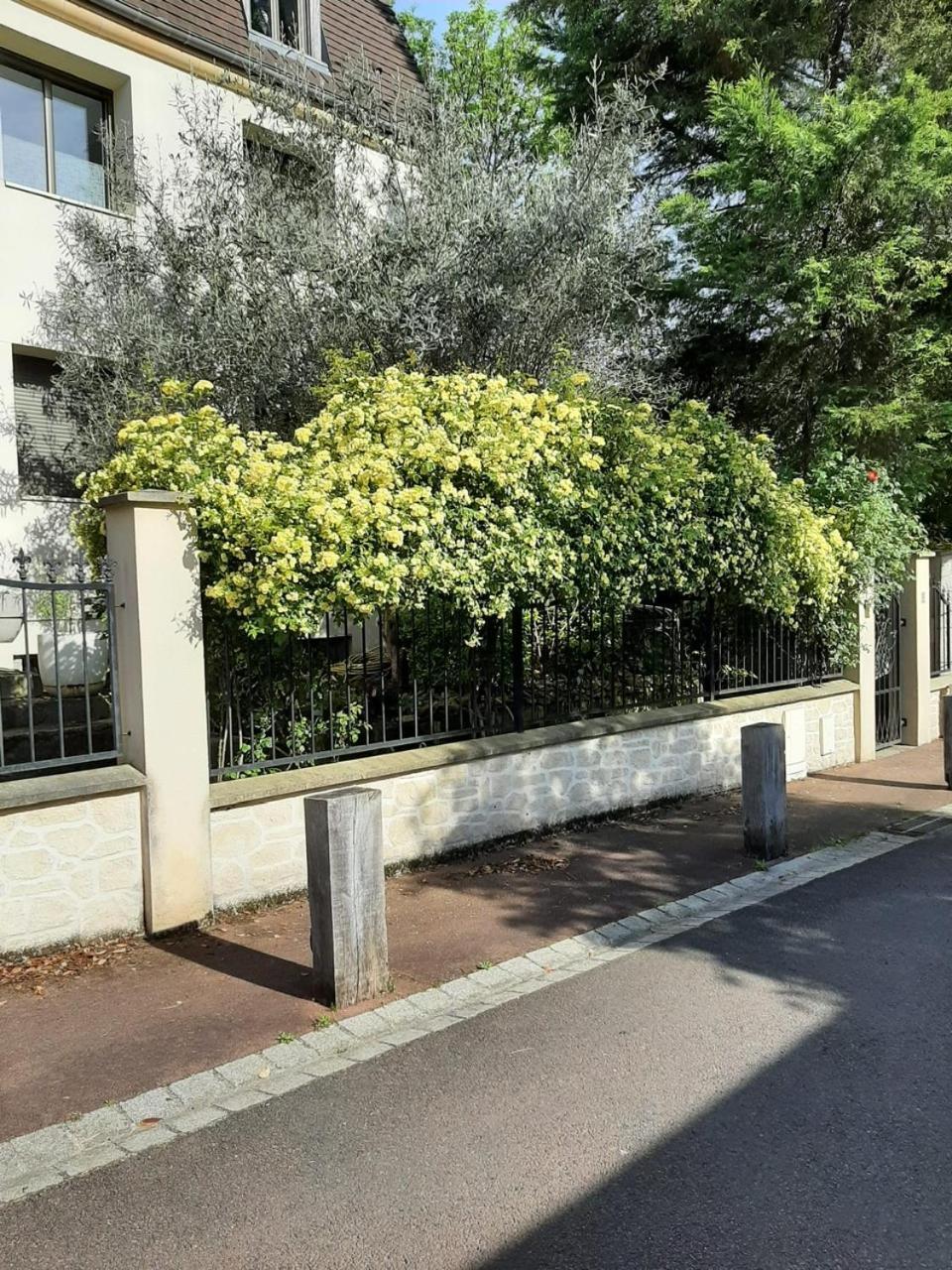 Sejour A La Chataigneraie Rueil-Malmaison Dış mekan fotoğraf